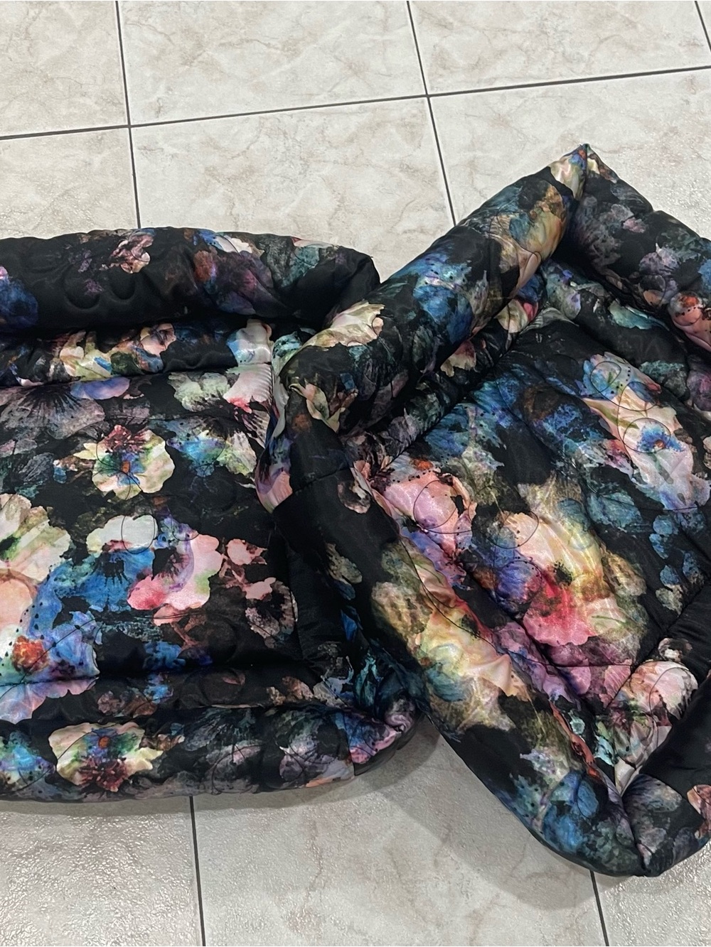 Floral Watercolor Quilted bumper crate pads - Black Background. New